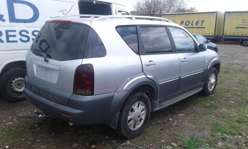 SsangYong Rexton 2.7hdi/на части, снимка 3 - Автомобили и джипове - 25066048