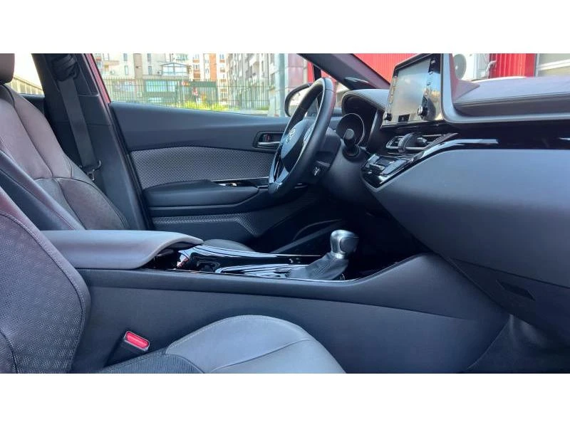 Toyota C-HR 1.8H Classy - изображение 10