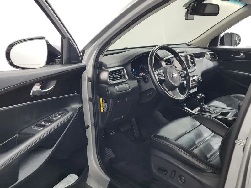 Kia Sorento 2.2 CRDI 4WD, снимка 10 - Автомобили и джипове - 54265434