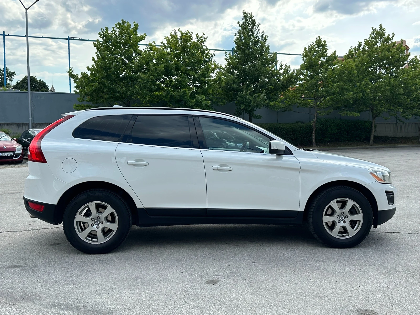 Volvo XC60 2.4d 205 к.с. - изображение 5