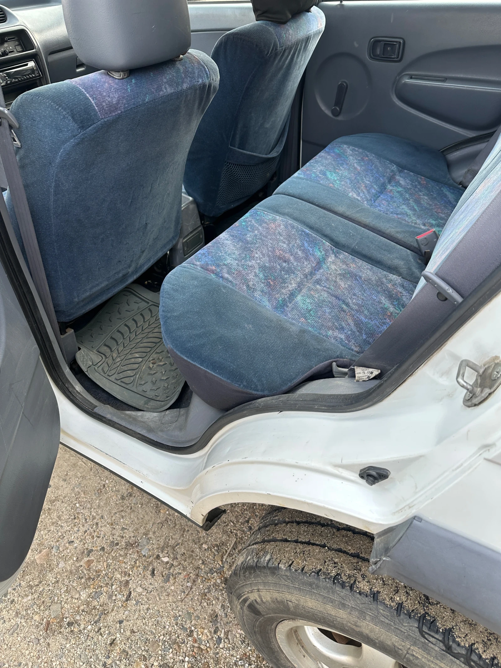 Daihatsu Terios 1.3i GAS B.RC 4х4 без ръжда!, снимка 11 - Автомобили и джипове - 53714367