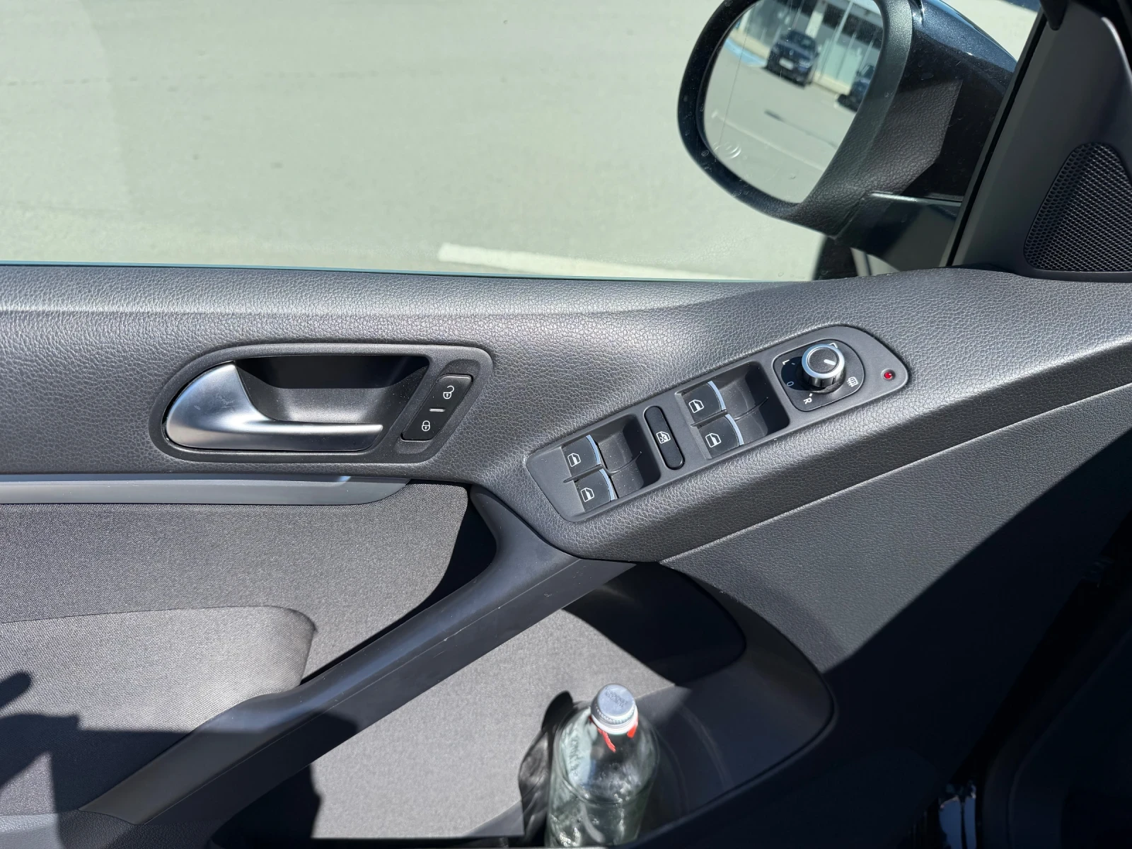 VW Tiguan Sport&Style, снимка 13 - Автомобили и джипове - 54445017