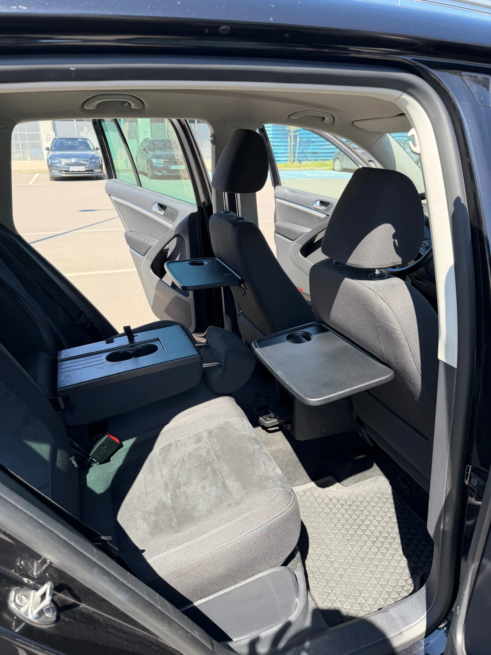 VW Tiguan Sport&Style, снимка 14 - Автомобили и джипове - 54445017