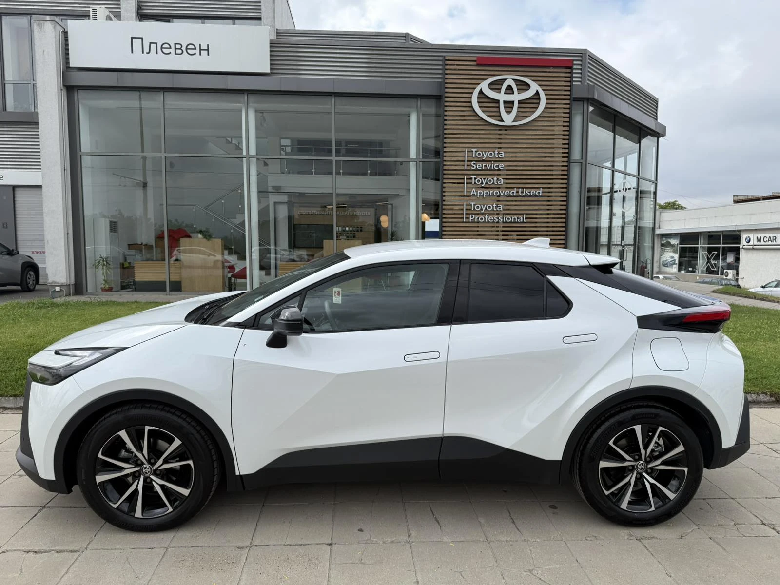Toyota C-HR 1.8 HEV Club, снимка 4 - Автомобили и джипове - 55843063