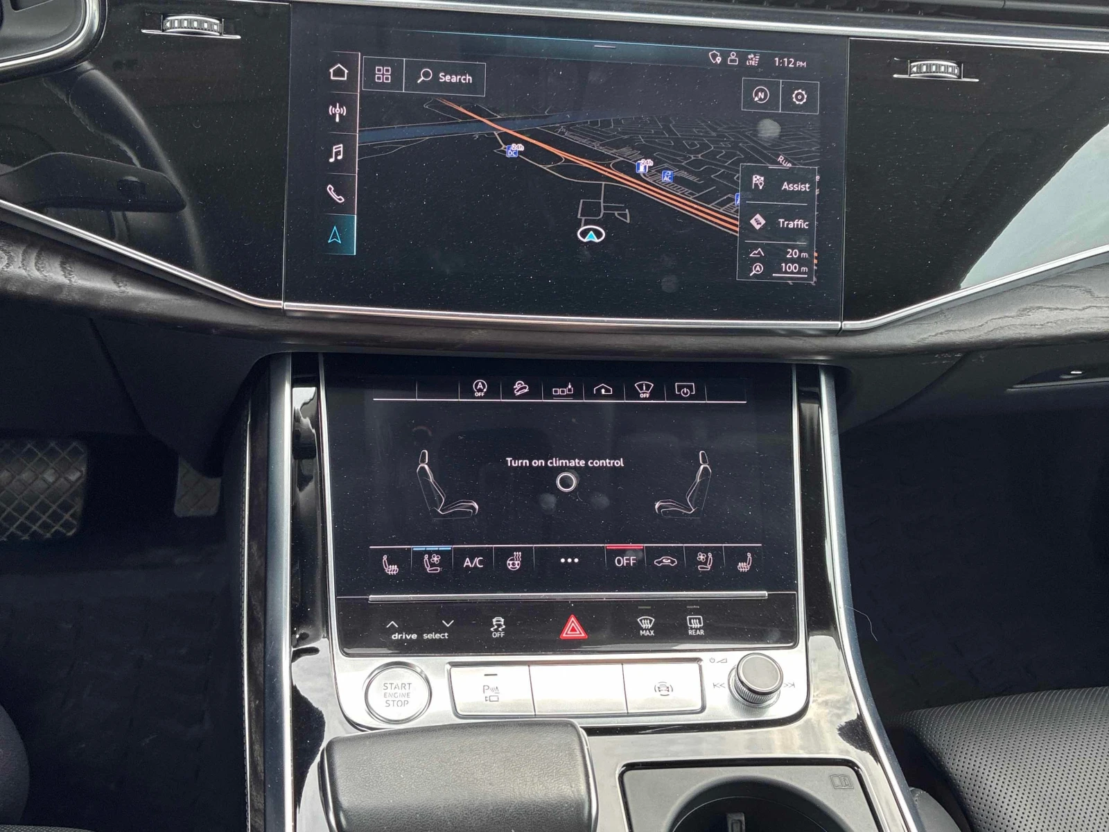 Audi Q8  Technik 55 TFSI quattro / CARFAX / MATRIX, снимка 10 - Автомобили и джипове - 55939577