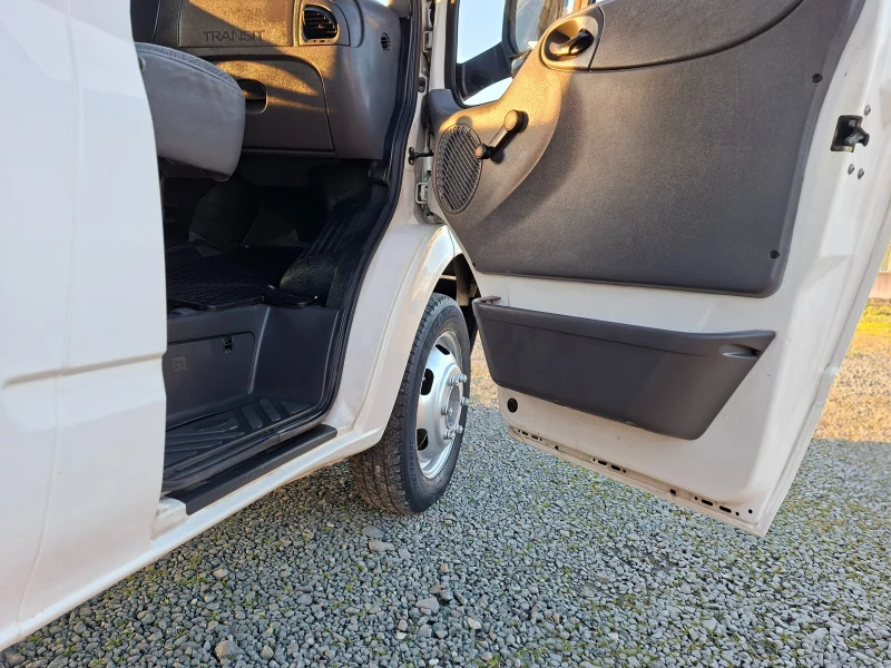 Ford Transit 2.4TD 125k.c., снимка 11 - Бусове и автобуси - 52739620