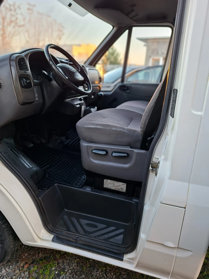 Ford Transit 2.4TD 125k.c., снимка 14 - Бусове и автобуси - 52739620
