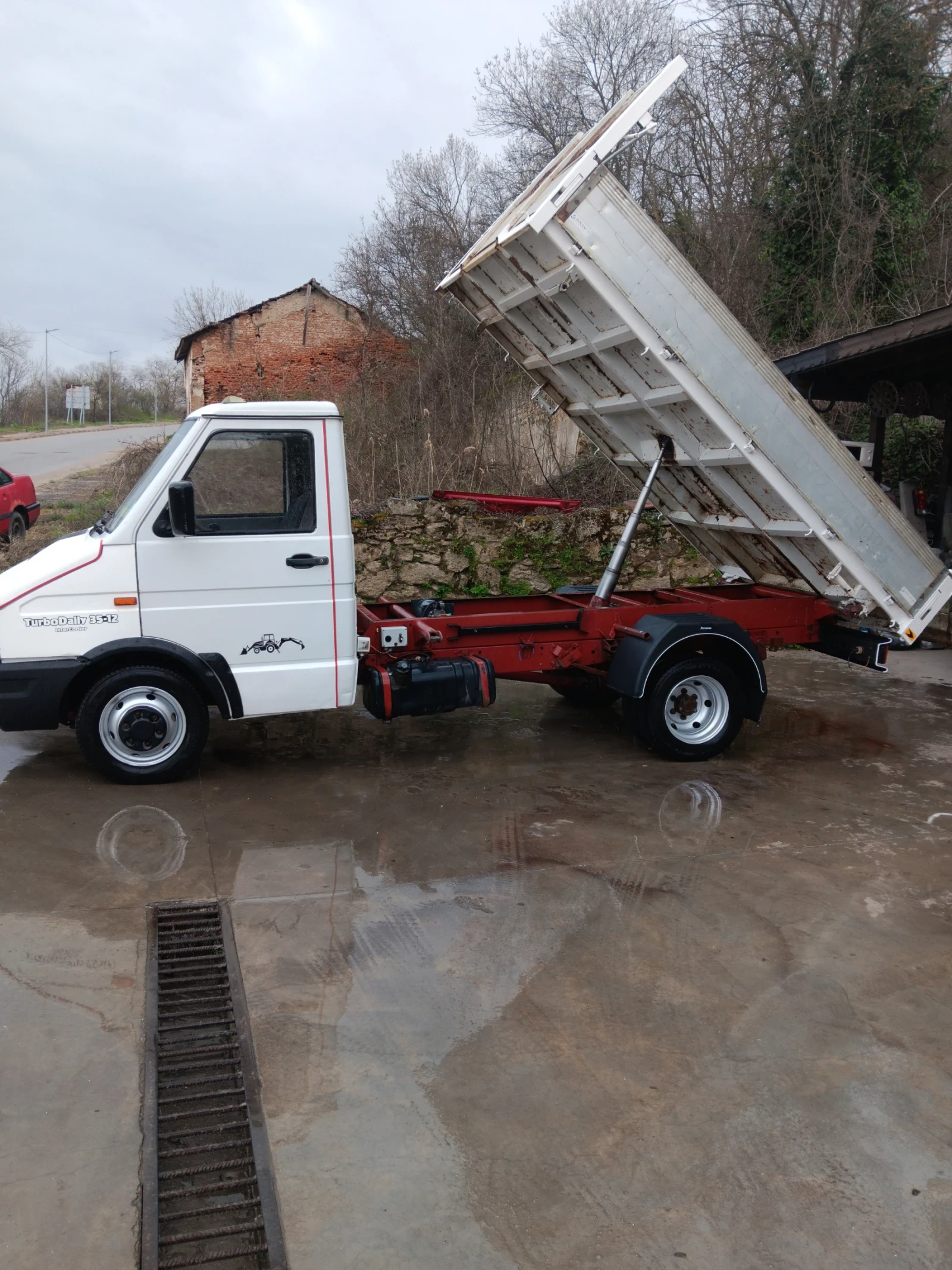 Iveco 3510 Тристранен самосвал , снимка 2 - Бусове и автобуси - 53997122