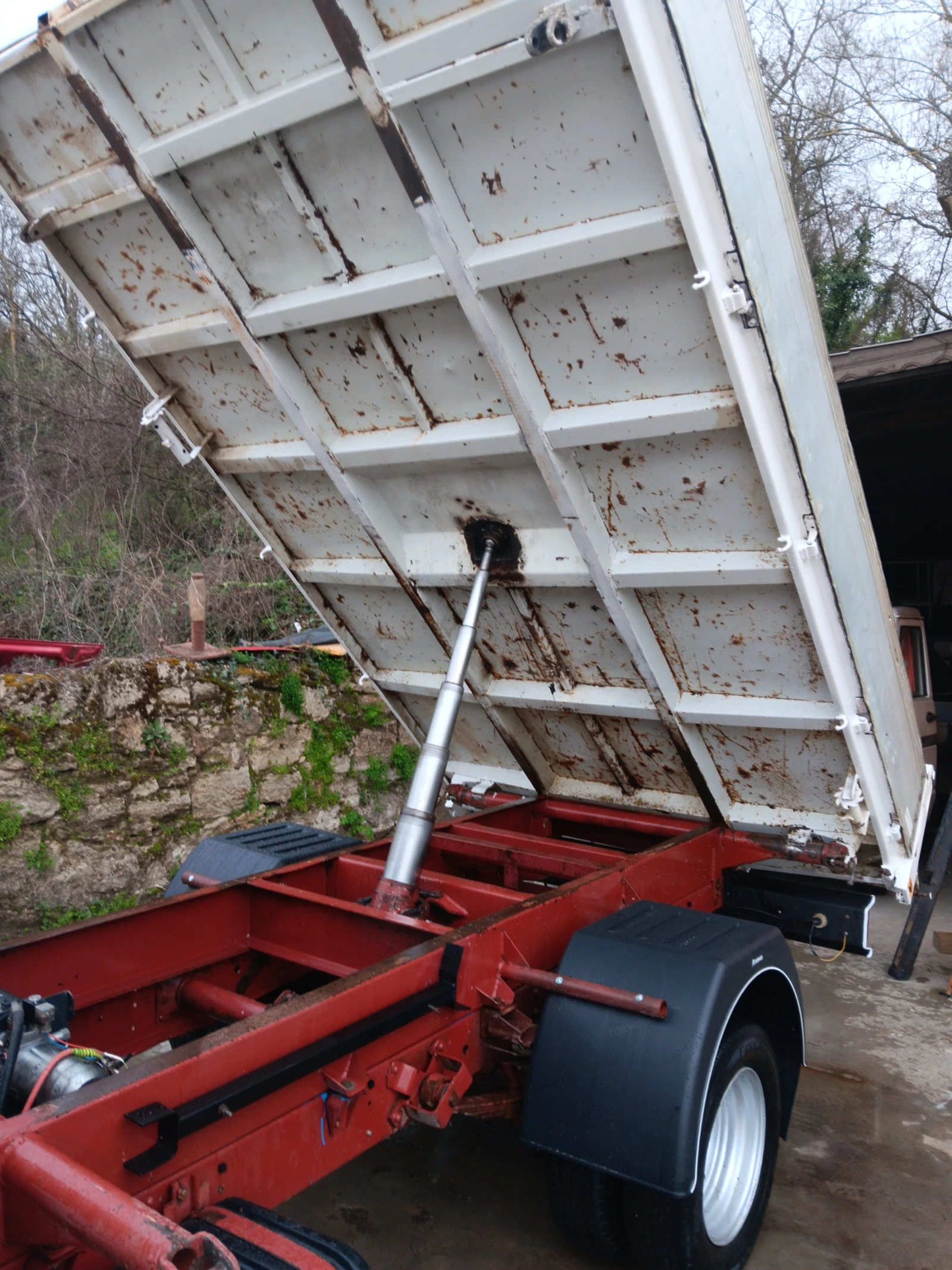 Iveco 3510 Тристранен самосвал , снимка 7 - Бусове и автобуси - 53997122