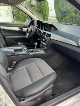 Mercedes-Benz C 220, снимка 12