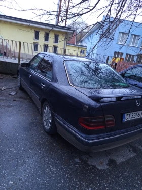 Mercedes-Benz E 270 2.7 CDI Ръчка , снимка 7