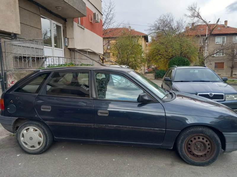 Opel Astra, снимка 2 - Автомобили и джипове - 48062158