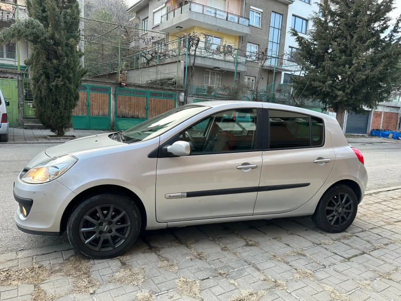 Renault Clio 1.2 Бензин, снимка 3 - Автомобили и джипове - 48772037