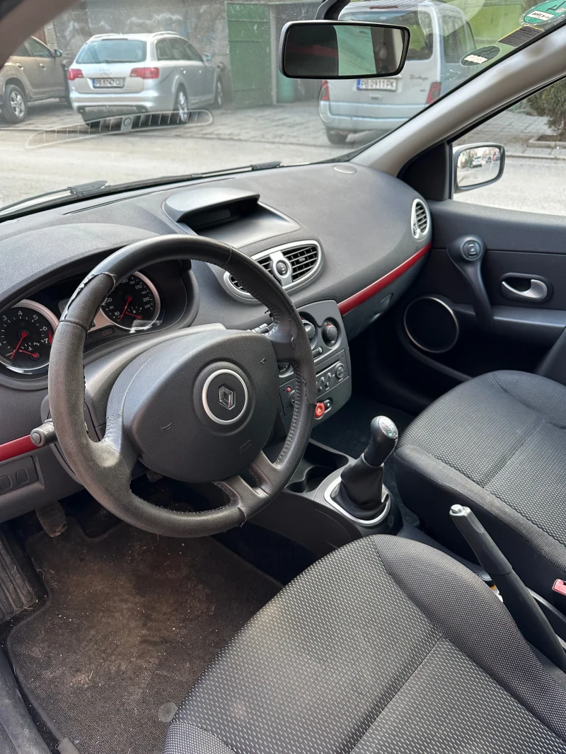 Renault Clio 1.2 Бензин, снимка 8 - Автомобили и джипове - 48772037