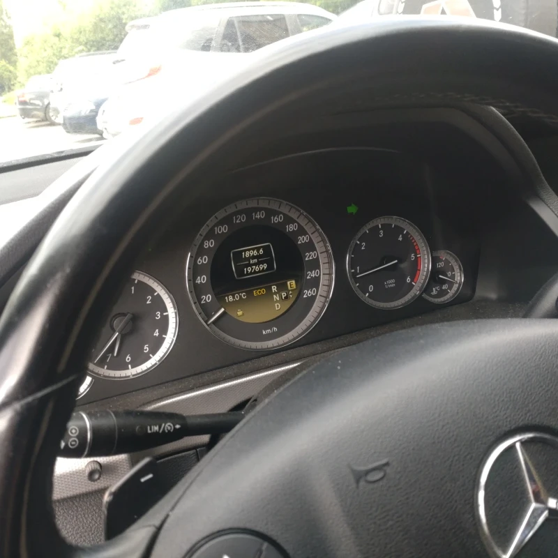 Mercedes-Benz E 250, снимка 1 - Автомобили и джипове - 49591906