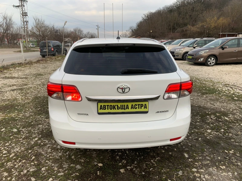 Toyota Avensis 2.0 I Швейцария, снимка 4 - Автомобили и джипове - 49447225