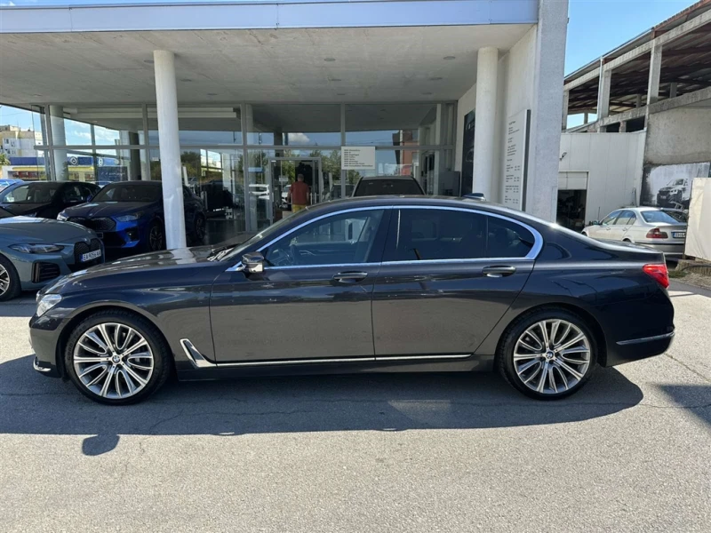 BMW 730 xDrive Sedan, снимка 3 - Автомобили и джипове - 51439337