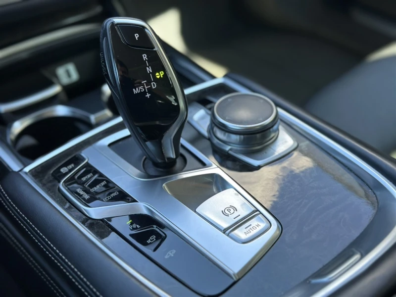 BMW 730 xDrive Sedan, снимка 9 - Автомобили и джипове - 51439337