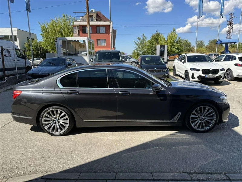 BMW 730 xDrive Sedan, снимка 14 - Автомобили и джипове - 51439337