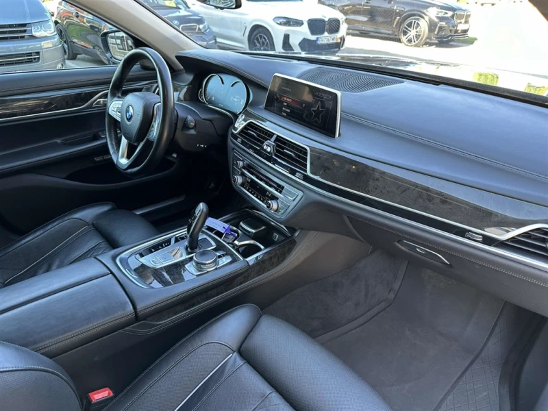 BMW 730 xDrive Sedan, снимка 7 - Автомобили и джипове - 51439337