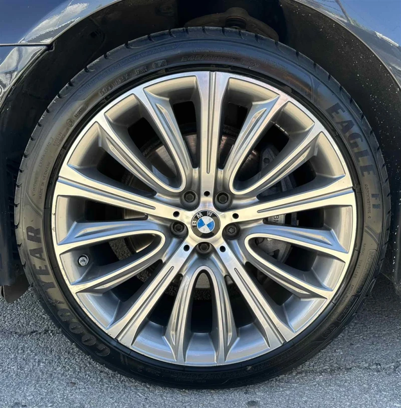 BMW 730 xDrive Sedan, снимка 4 - Автомобили и джипове - 51439337