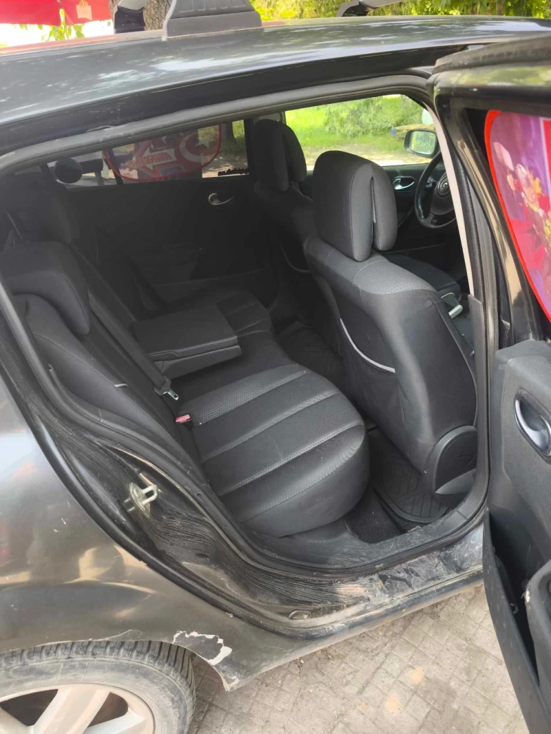 Renault Megane, снимка 7 - Автомобили и джипове - 52858302