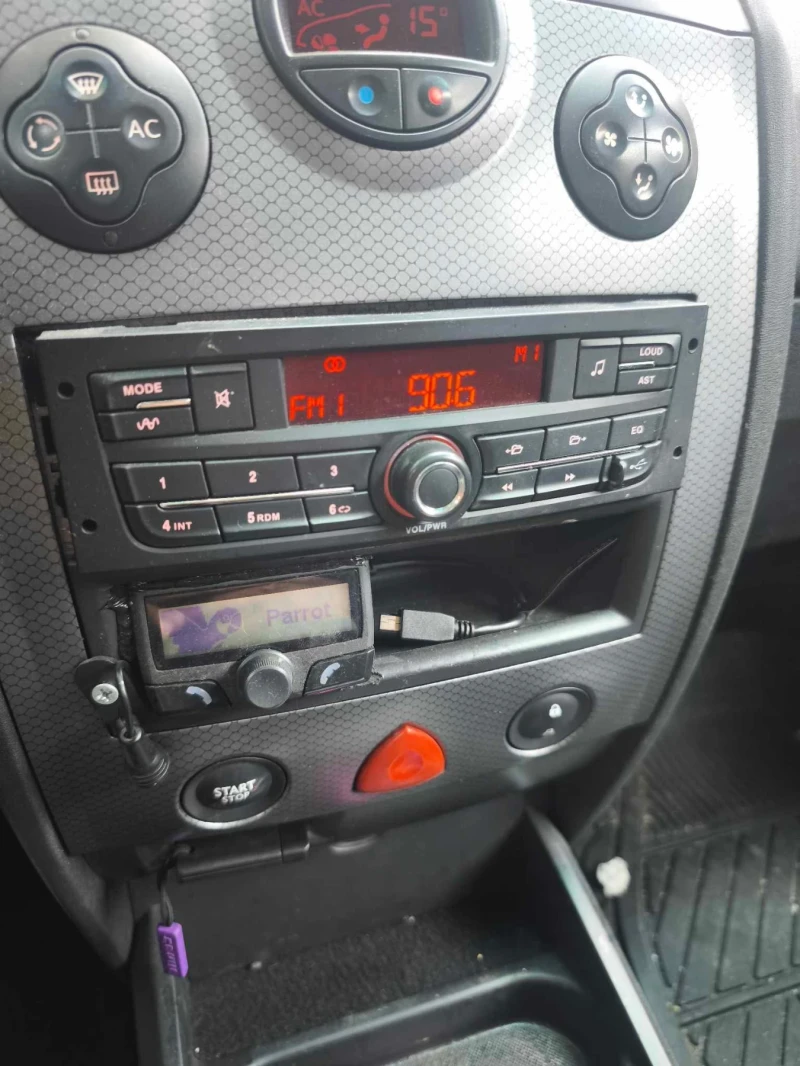 Renault Megane, снимка 9 - Автомобили и джипове - 52858302