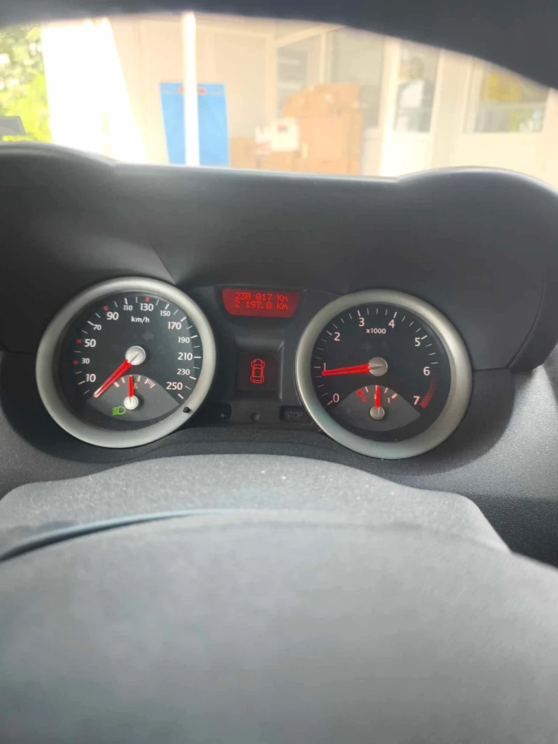 Renault Megane, снимка 10 - Автомобили и джипове - 52858302