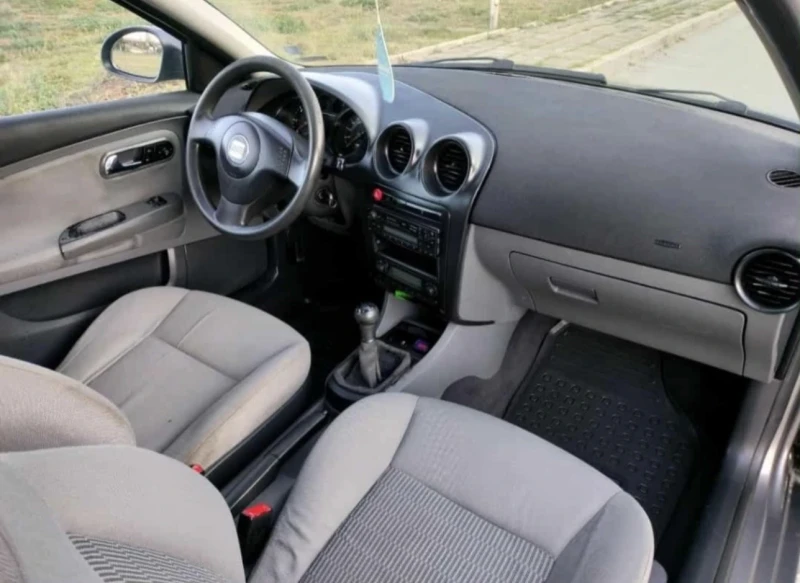 Seat Ibiza 1.9SDI регистриран, снимка 13 - Автомобили и джипове - 53159620