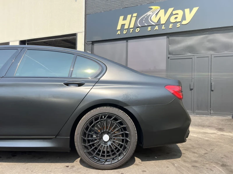 BMW 750 M-Package* АвтоКредит* (ЦЕНА ДО БГ), снимка 3 - Автомобили и джипове - 53206138
