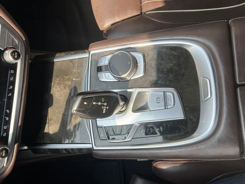 BMW 750 M-Package* АвтоКредит* (ЦЕНА ДО БГ), снимка 14 - Автомобили и джипове - 53206138