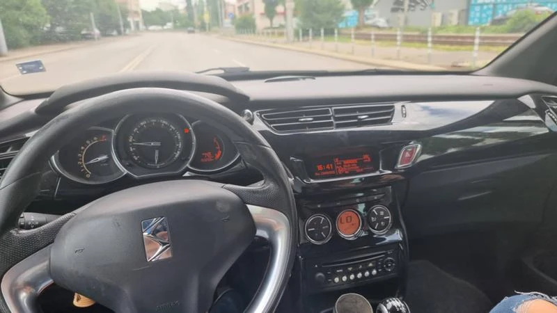 Citroen DS3, снимка 3 - Автомобили и джипове - 47556231