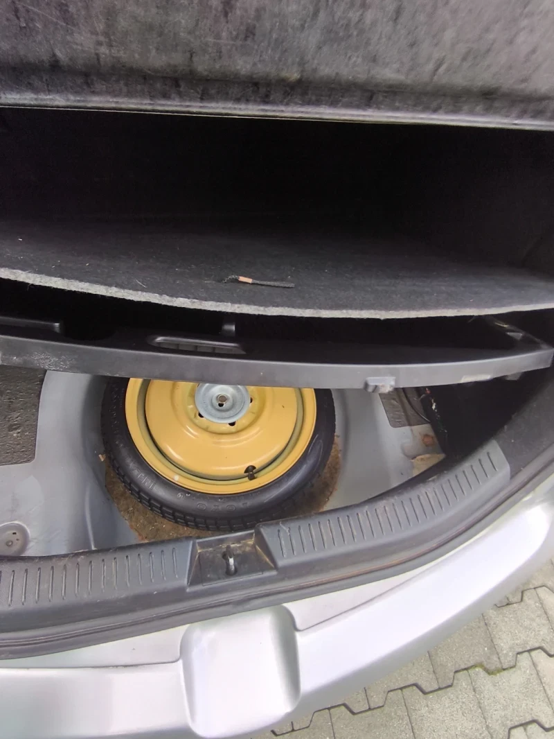 Mazda 3 1.6, снимка 6 - Автомобили и джипове - 53801250