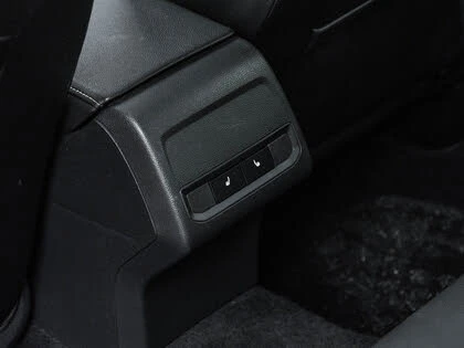 VW Jetta EXECLINE* ОБДУХ* ПОДГРЕВИ* BEATS* АМБИЕНТ* DIGITAL, снимка 13 - Автомобили и джипове - 54141519