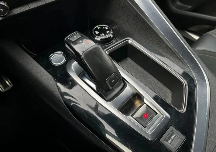 Peugeot 3008 2.0GT  BLUEHDI 180 kc. EAT6, снимка 14 - Автомобили и джипове - 54835068