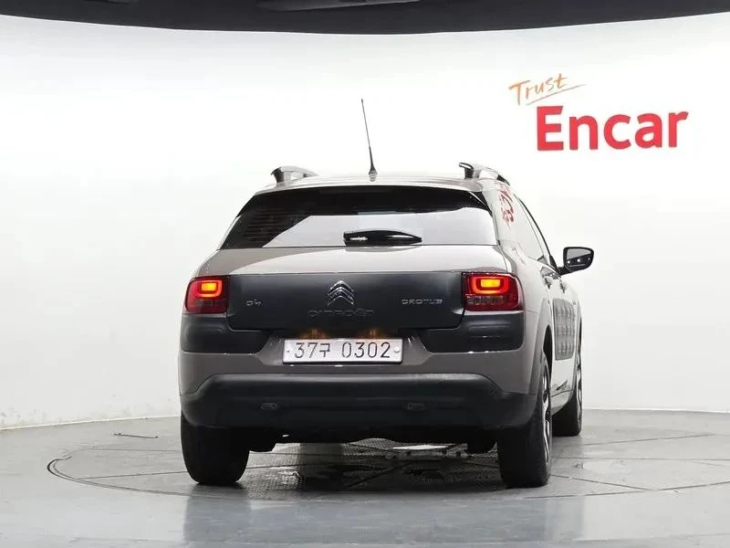 Citroen C4 Cactus, снимка 4 - Автомобили и джипове - 56687986