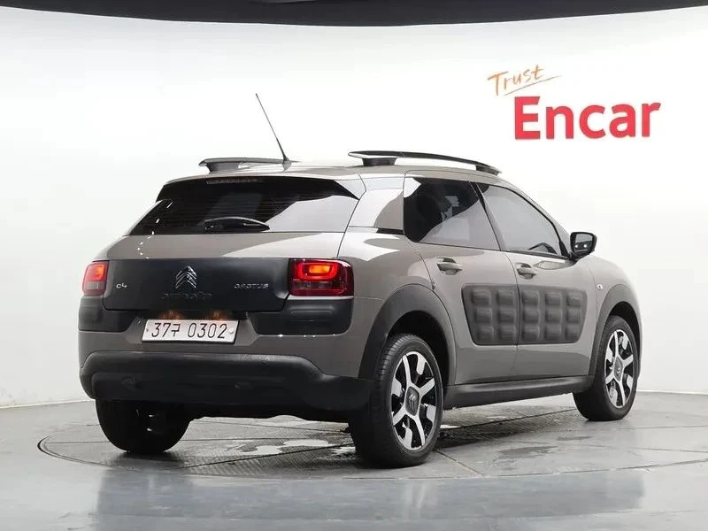 Citroen C4 Cactus, снимка 2 - Автомобили и джипове - 56687986