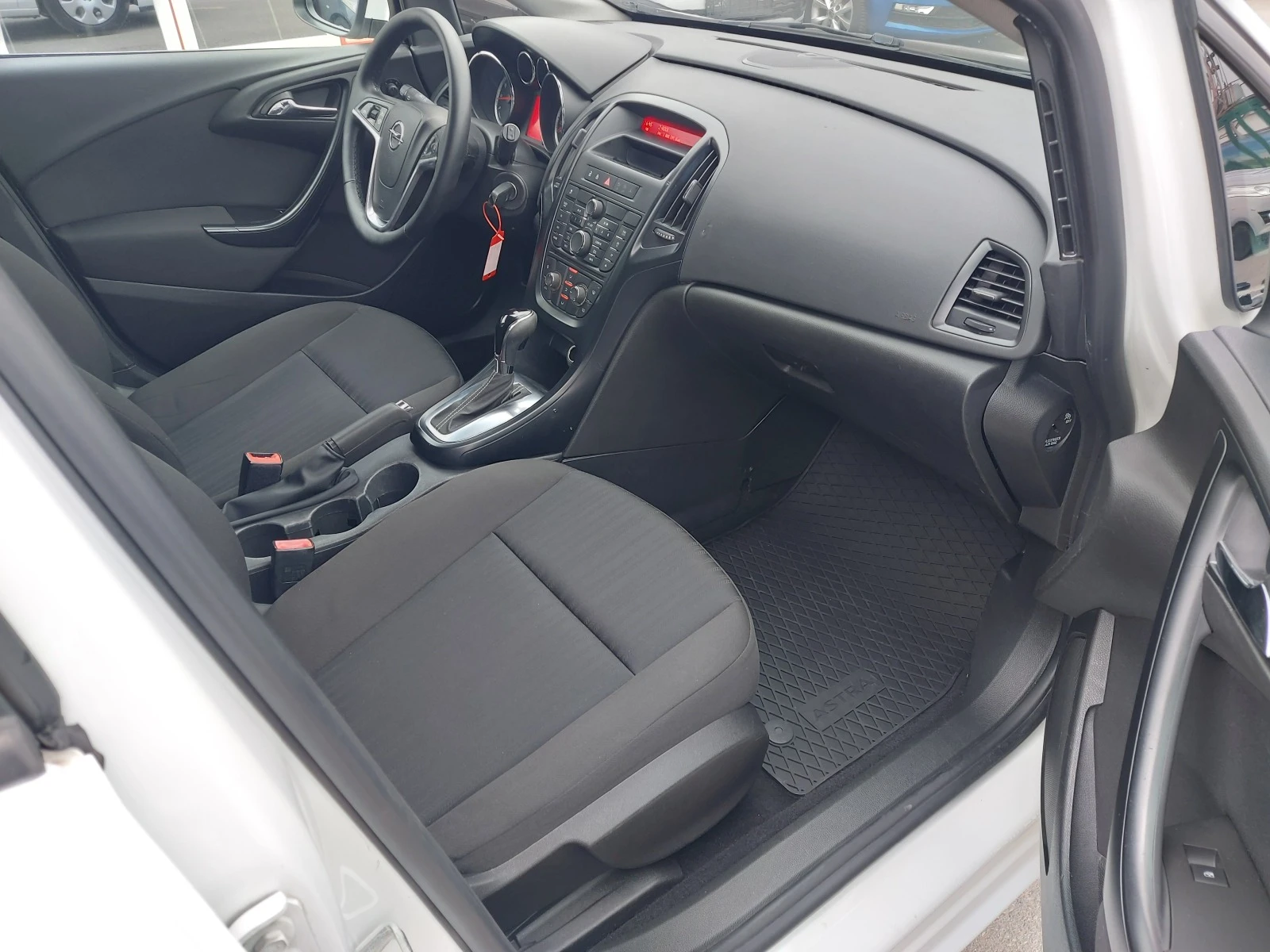 Opel Astra 1.4 i , АВТОМАТИК - изображение 10