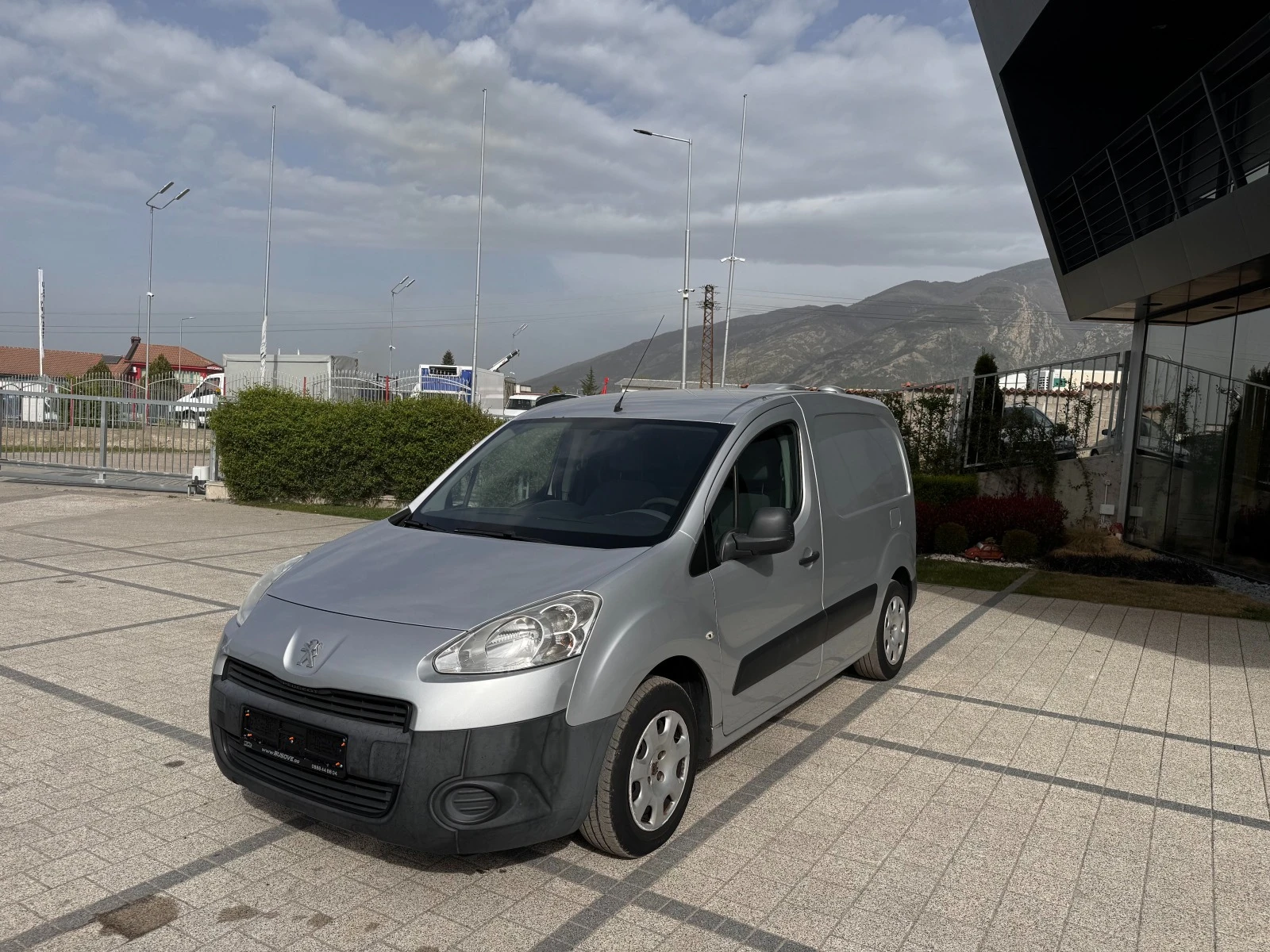 Peugeot Partner 1.6HDI Климатик  - изображение 2