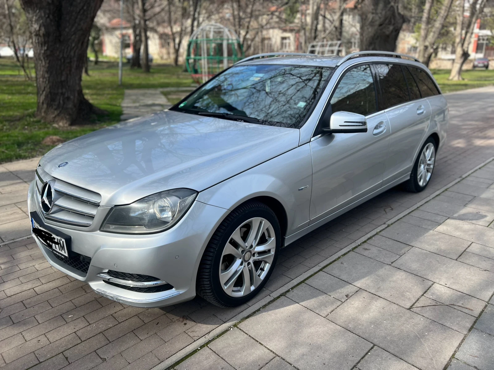 Mercedes-Benz C 220  - изображение 2
