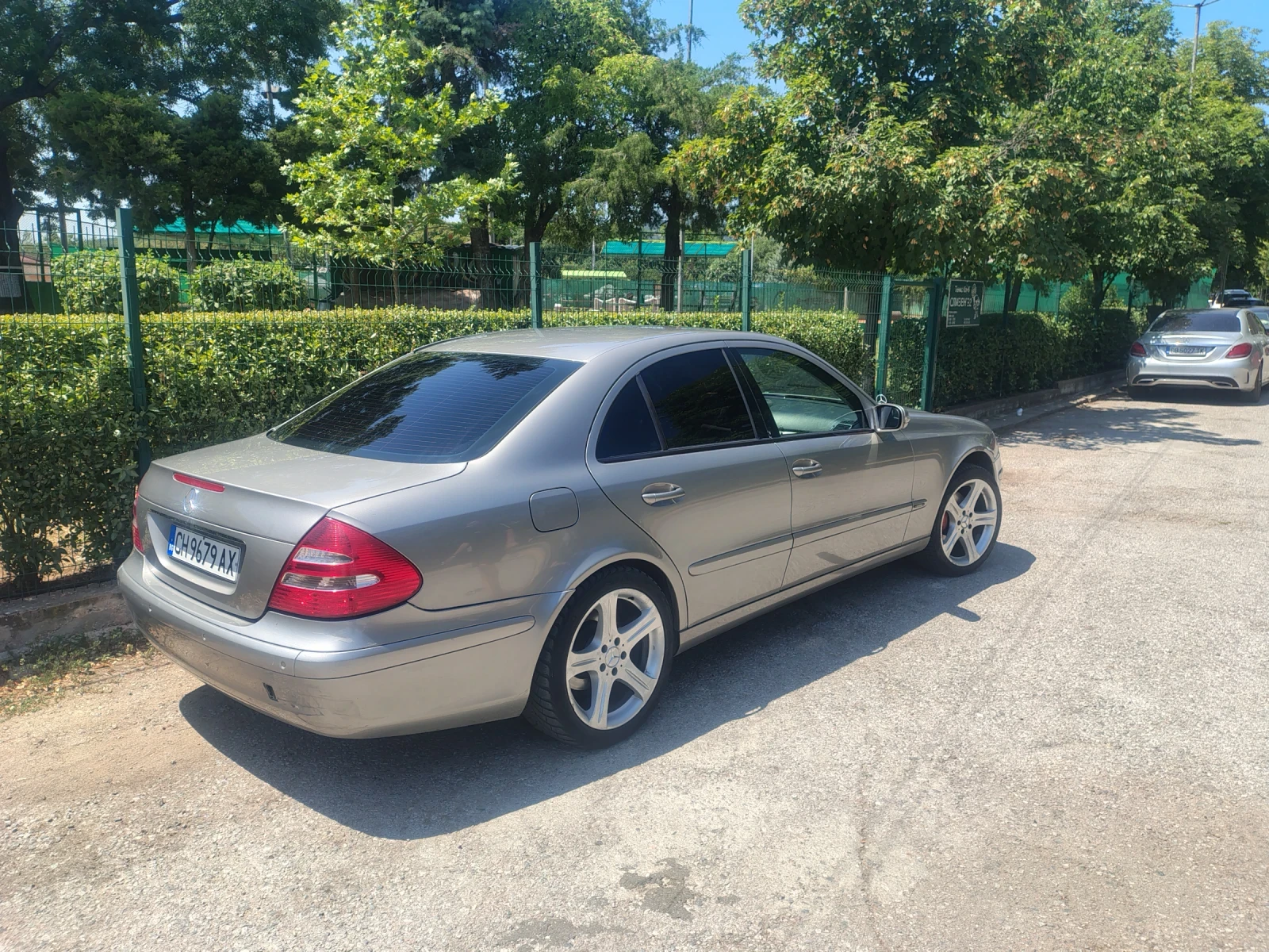 Mercedes-Benz E 320  - изображение 3