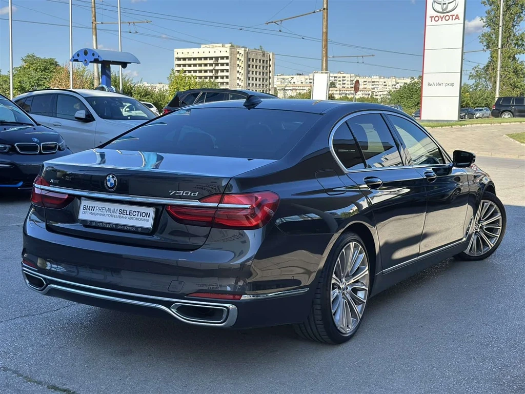 BMW 730 xDrive Sedan - изображение 2