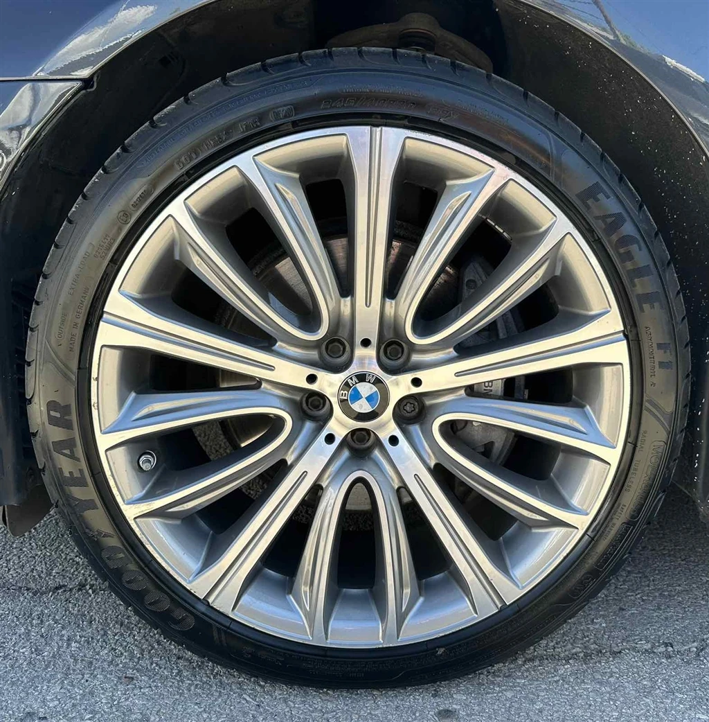 BMW 730 xDrive Sedan - изображение 4