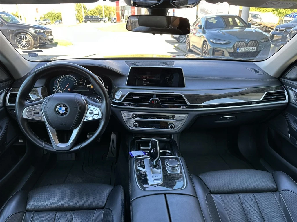 BMW 730 xDrive Sedan - изображение 6
