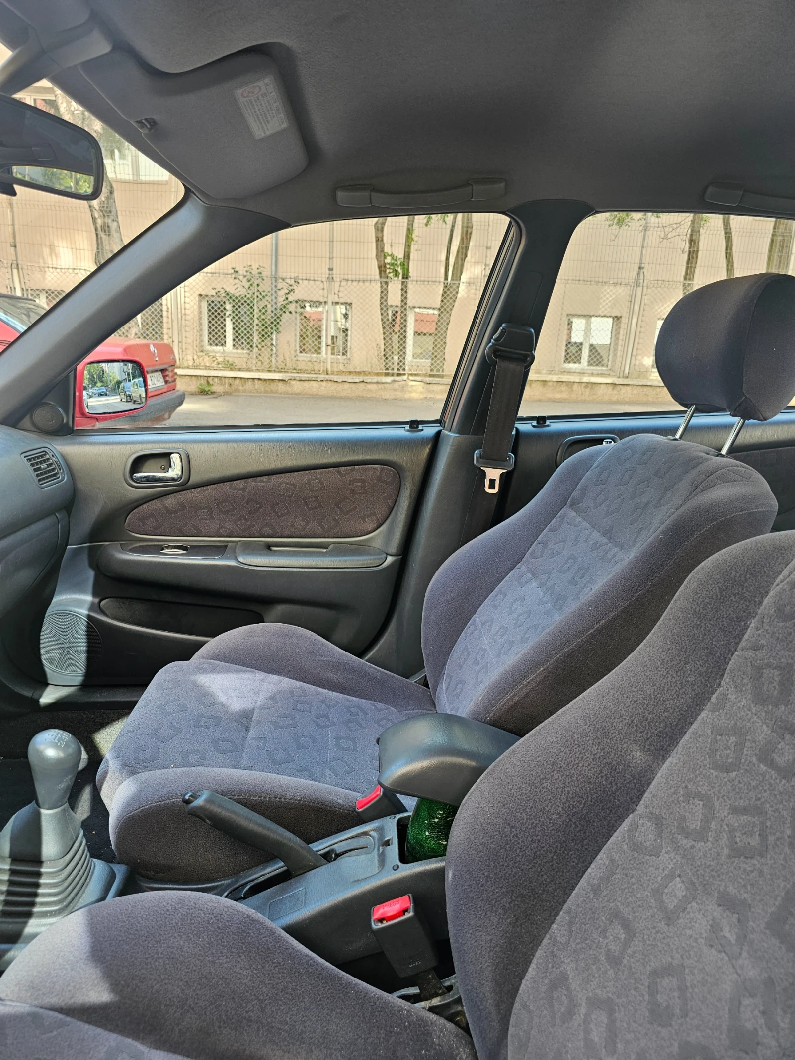 Toyota Corolla Liftback 2.0 D4D - изображение 8