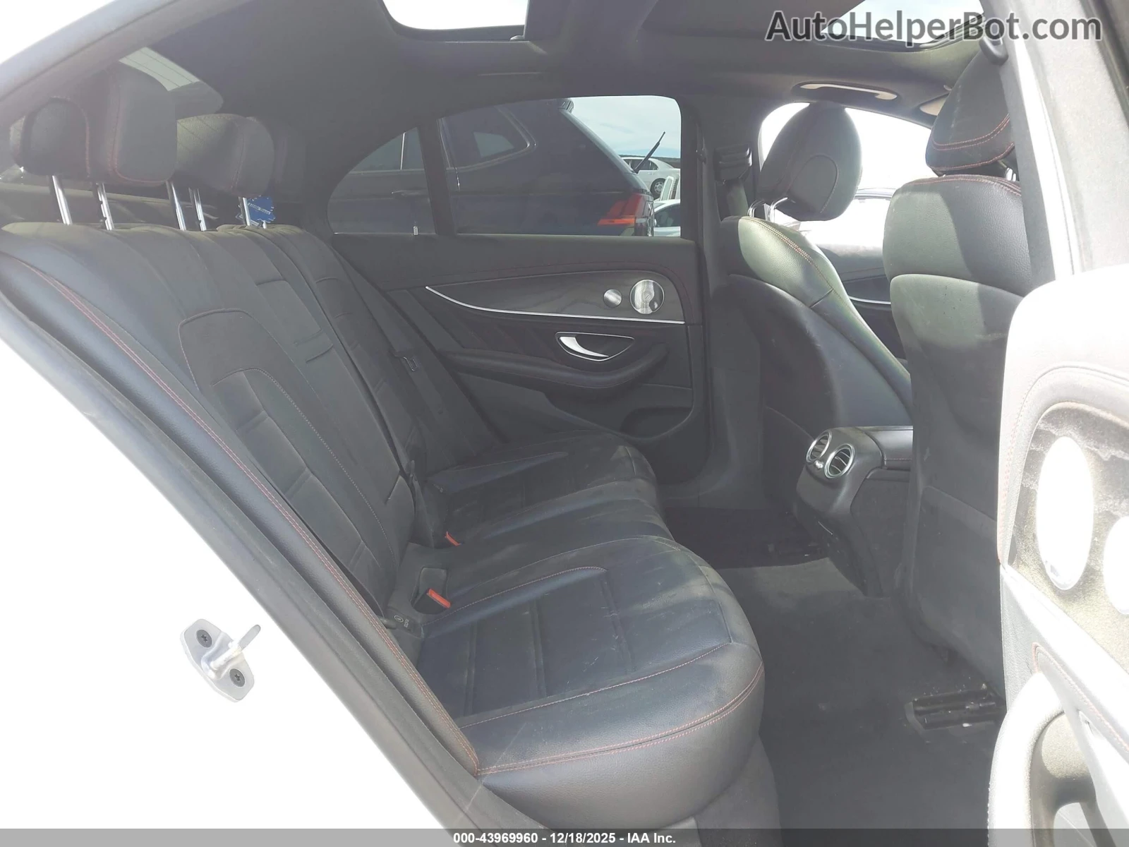 Mercedes-Benz E 53 AMG Burmester* Обдухване, снимка 8 - Автомобили и джипове - 54955567