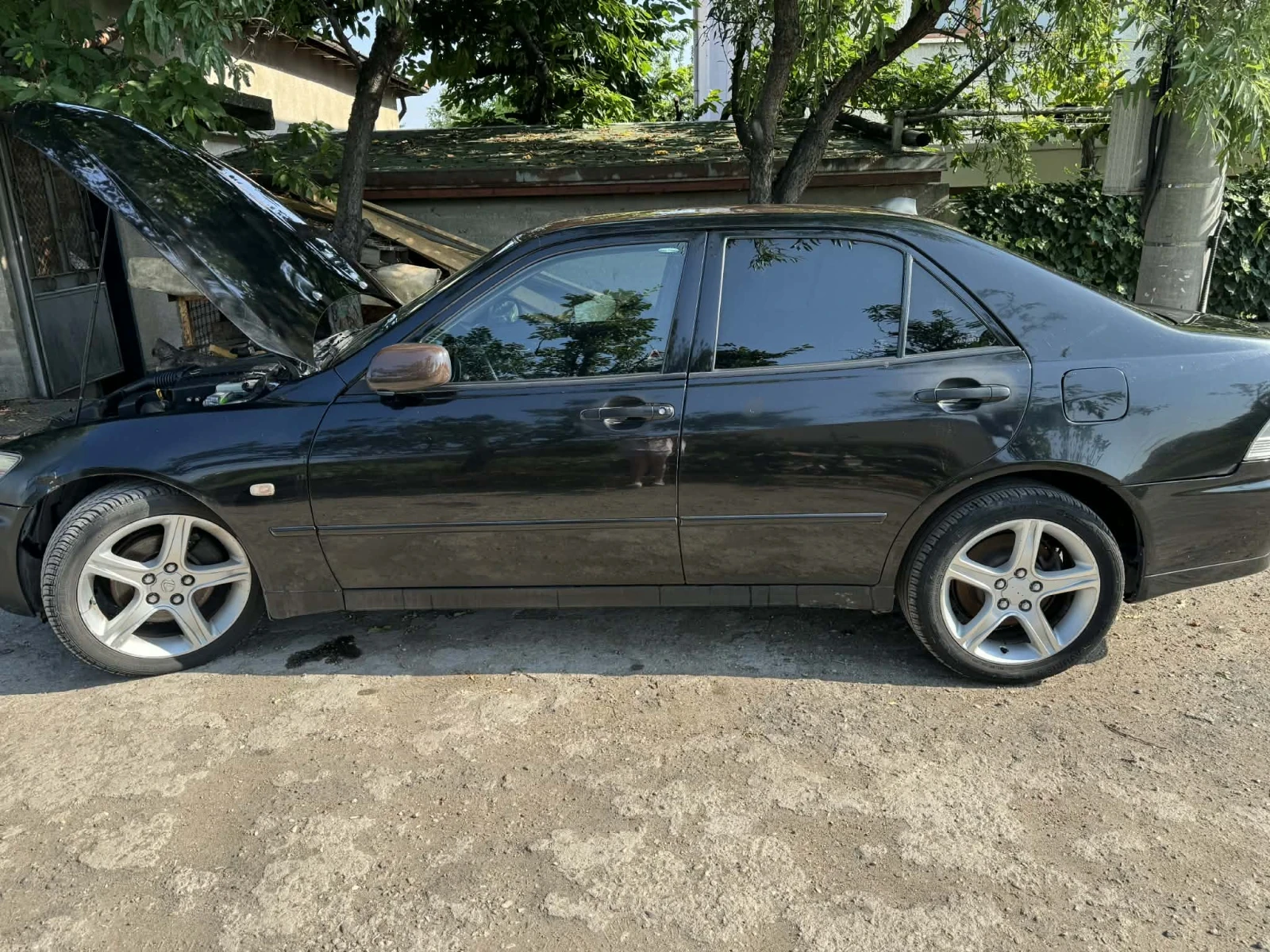 Lexus IS 200, снимка 2 - Автомобили и джипове - 54977597