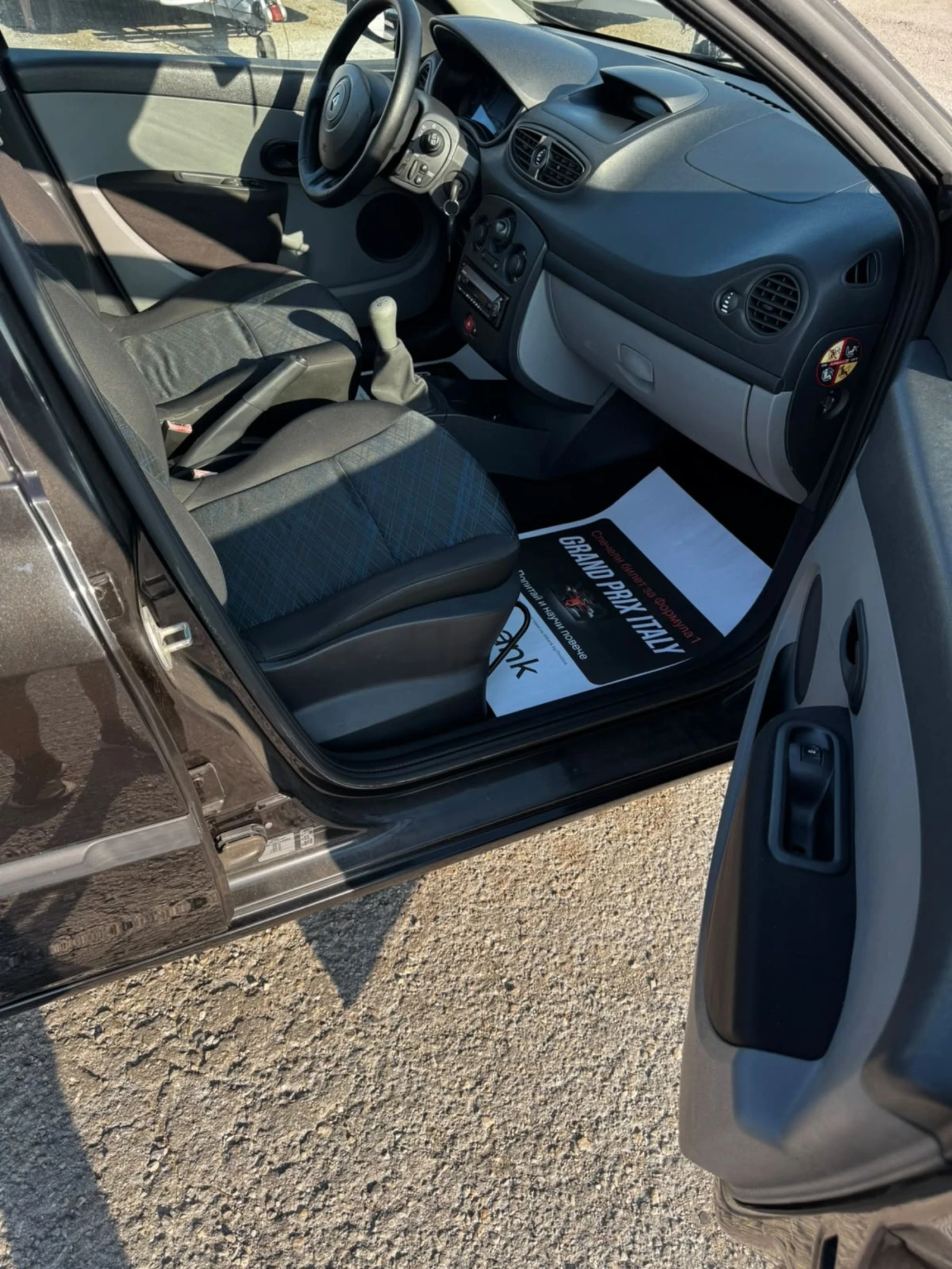 Renault Clio 1.2i, КЛИМАТИК, ПАРКТРОНИК , снимка 10 - Автомобили и джипове - 55227724