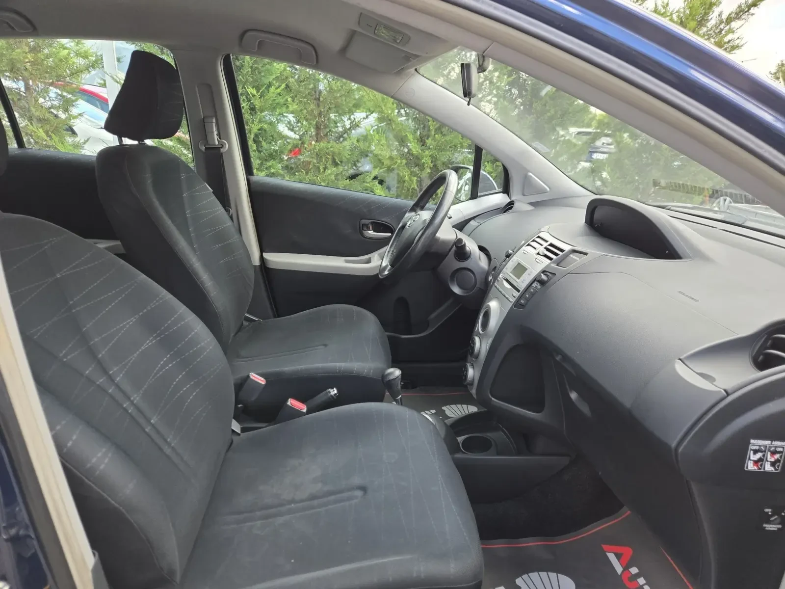 Toyota Yaris 1.4D4D-90кс= АВТОМАТ= КЛИМАТРОНИК= KEYLESS, снимка 15 - Автомобили и джипове - 55234058