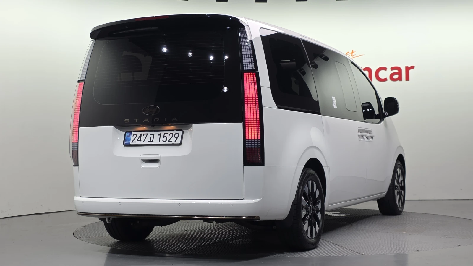Hyundai Staria 1.6 HEV Inspiration* 360* ОБДУХВАНЕ* КРАЙНА ЦЕНА, снимка 2 - Автомобили и джипове - 55409115
